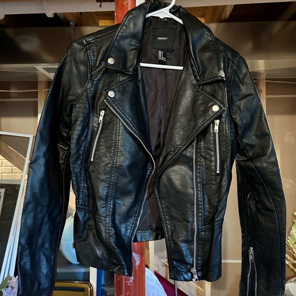 Forever 21 black jacket, size small, excellent condition